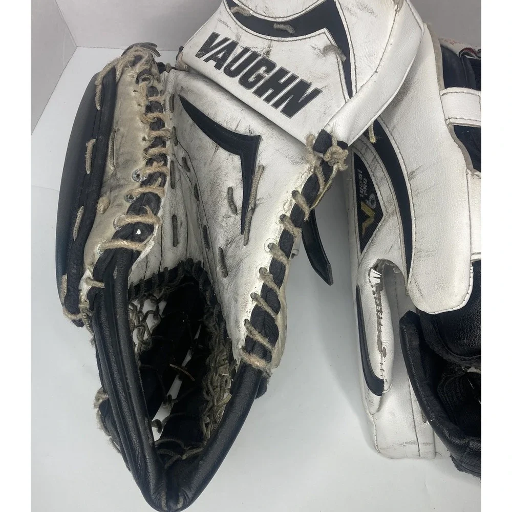 Vaughn V6 1000i PRO adult Ice Hockey Goalie Glove & Blocker Set